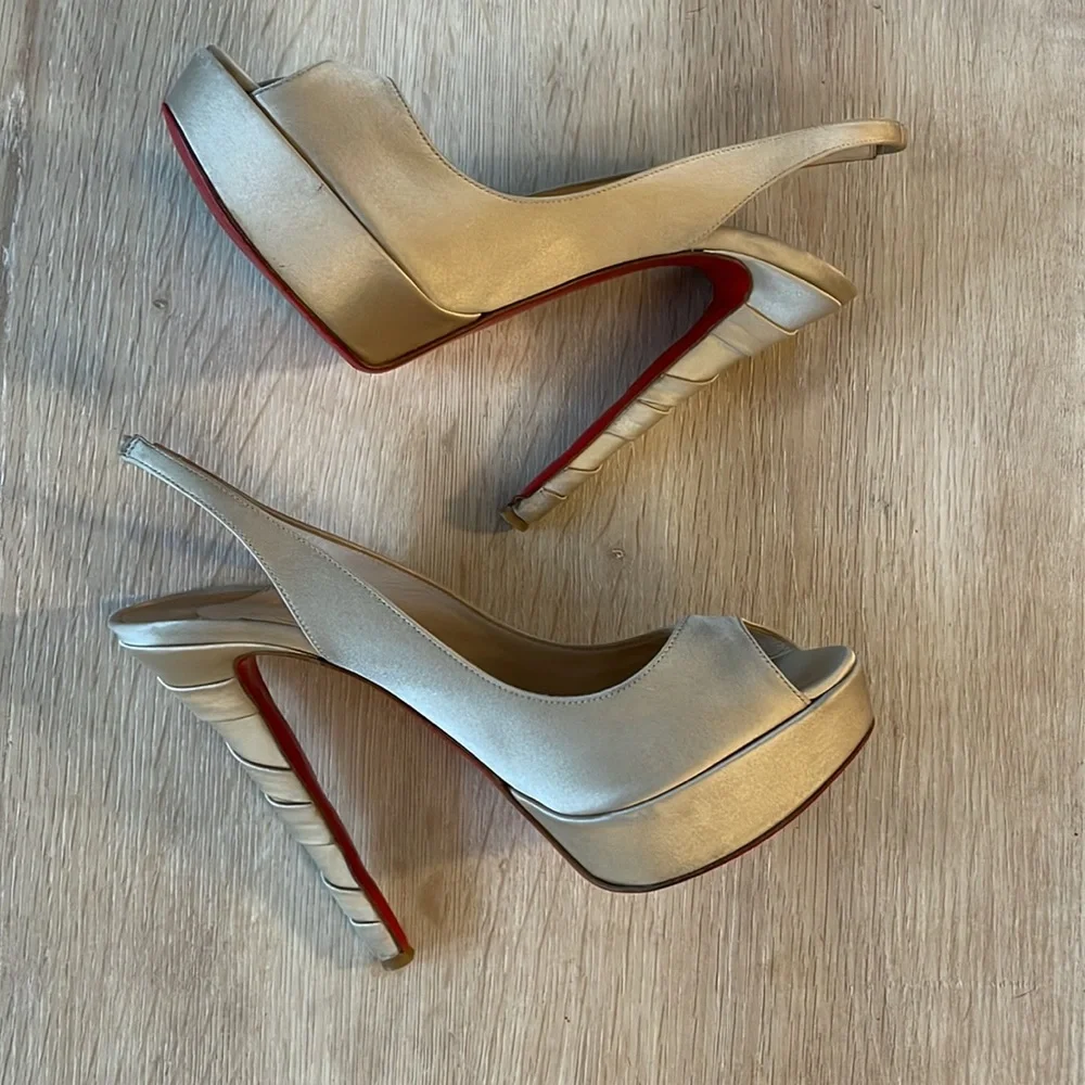 Louboutin Plisseta 140MM Nude Satin - 39 - Picture 8 of 12